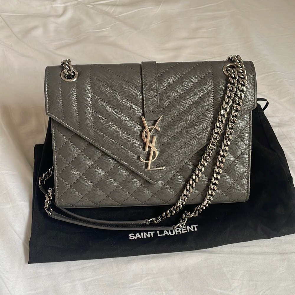 Medium Classic Saint Laurent envelope sachet leather bag